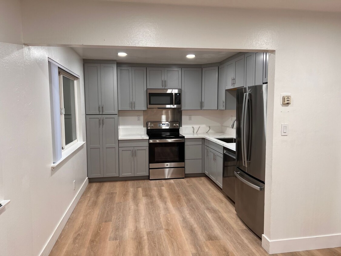 Primary Photo - Gunrock Apartments