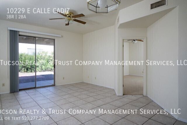 Building Photo - 10229 E Calle Cadiz