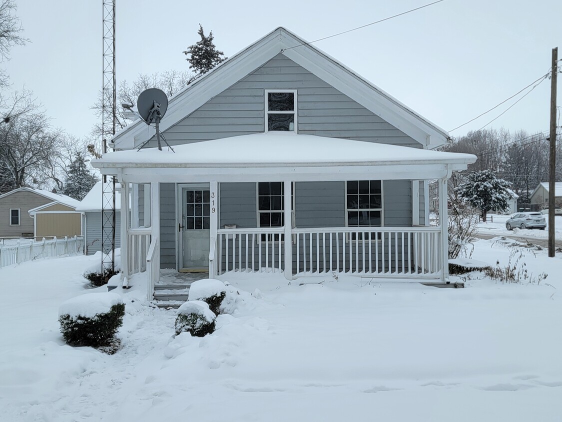 Primary Photo - 319 N Hugh St