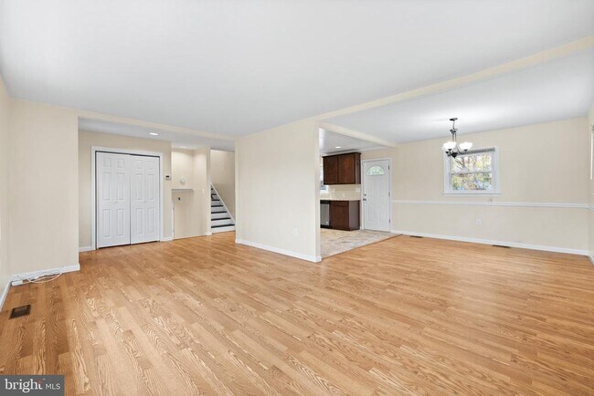 Foto del edificio - 7310 Lanham Ln