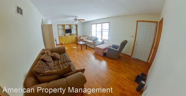 6 br, 3 bath House - 340 N. Delaware photo'