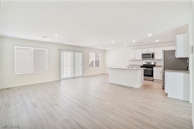 Building Photo - 3366 La Cura Ave