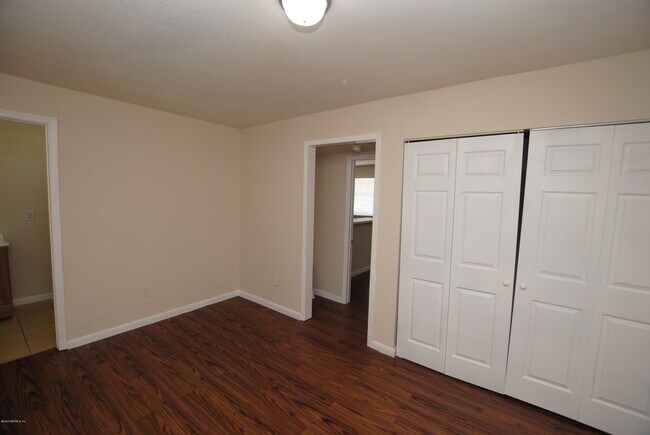Building Photo - 2975 Dellwood Ave
