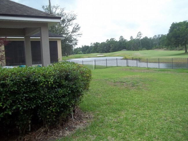 Building Photo - GOLF COURSE BEAUTY