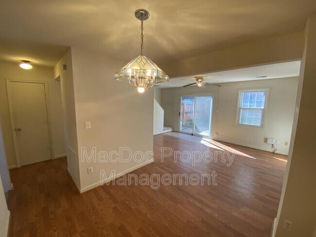 Foto del edificio - 108 Kings Mill Dr