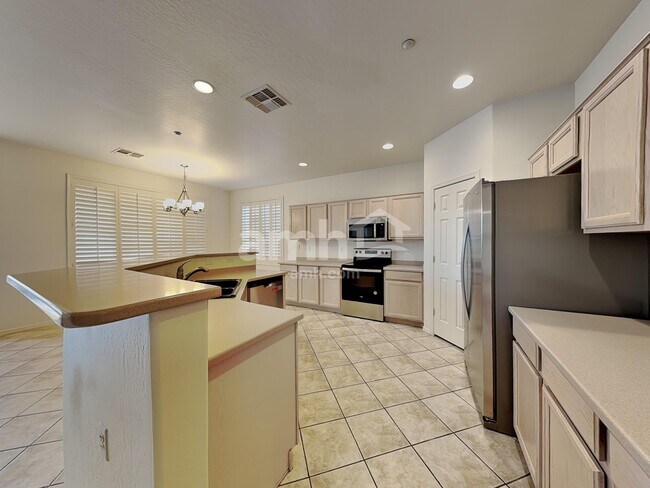 Foto del edificio - 6829 W Yearling Rd