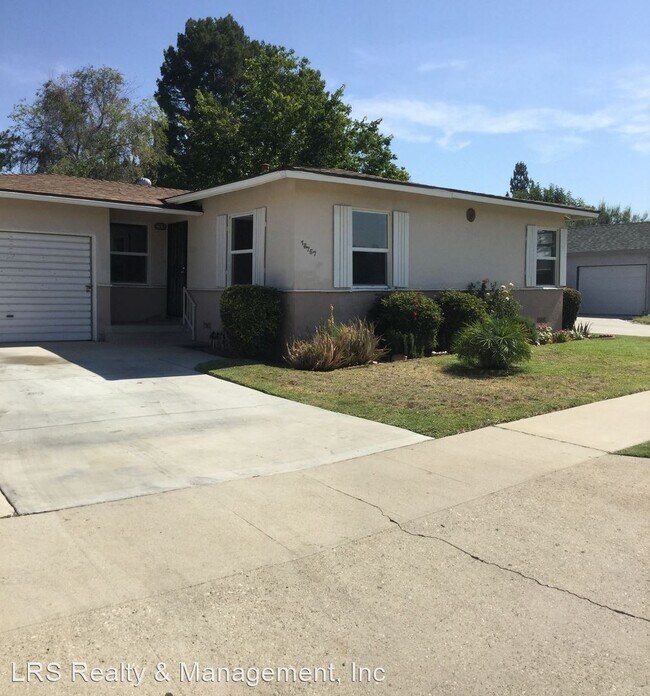 Foto del edificio - 2 br, 1 bath House - 18757 Wyandotte Street