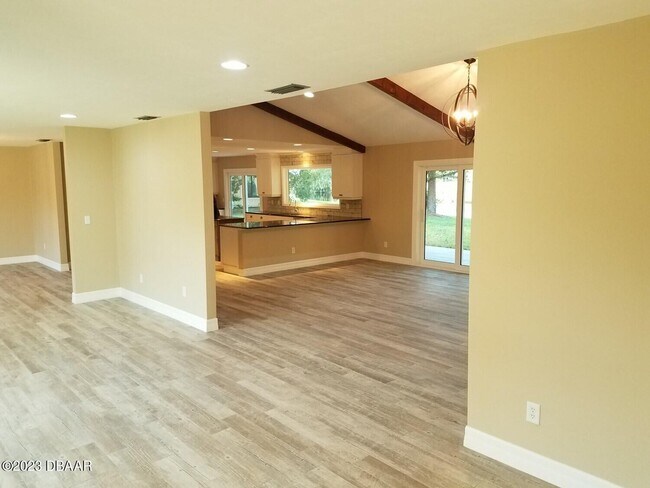 Building Photo - 724 Pelican Bay Dr