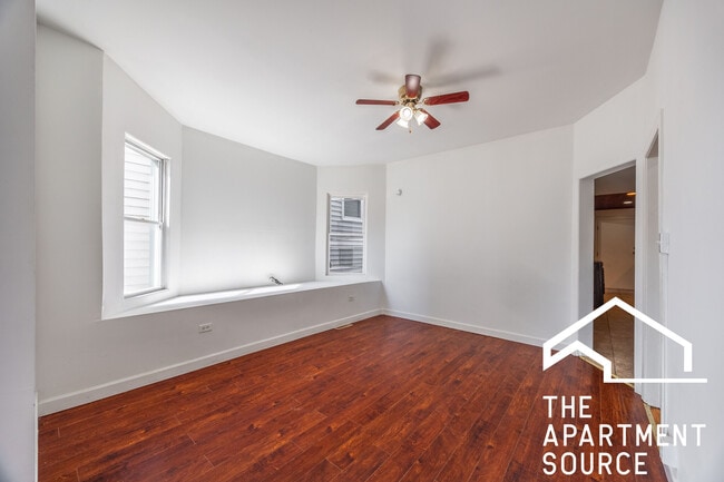 Building Photo - 2140 N Karlov Ave