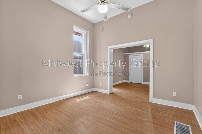 Foto del edificio - 3241 S Jefferson Ave