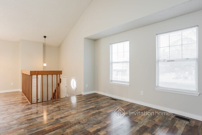 Building Photo - 4938 S Sedalia Way