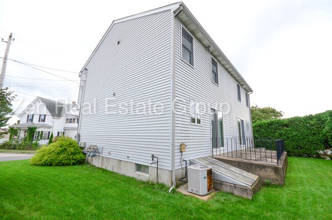 Foto del edificio - Townhouse Style Duplex! (ZRG)