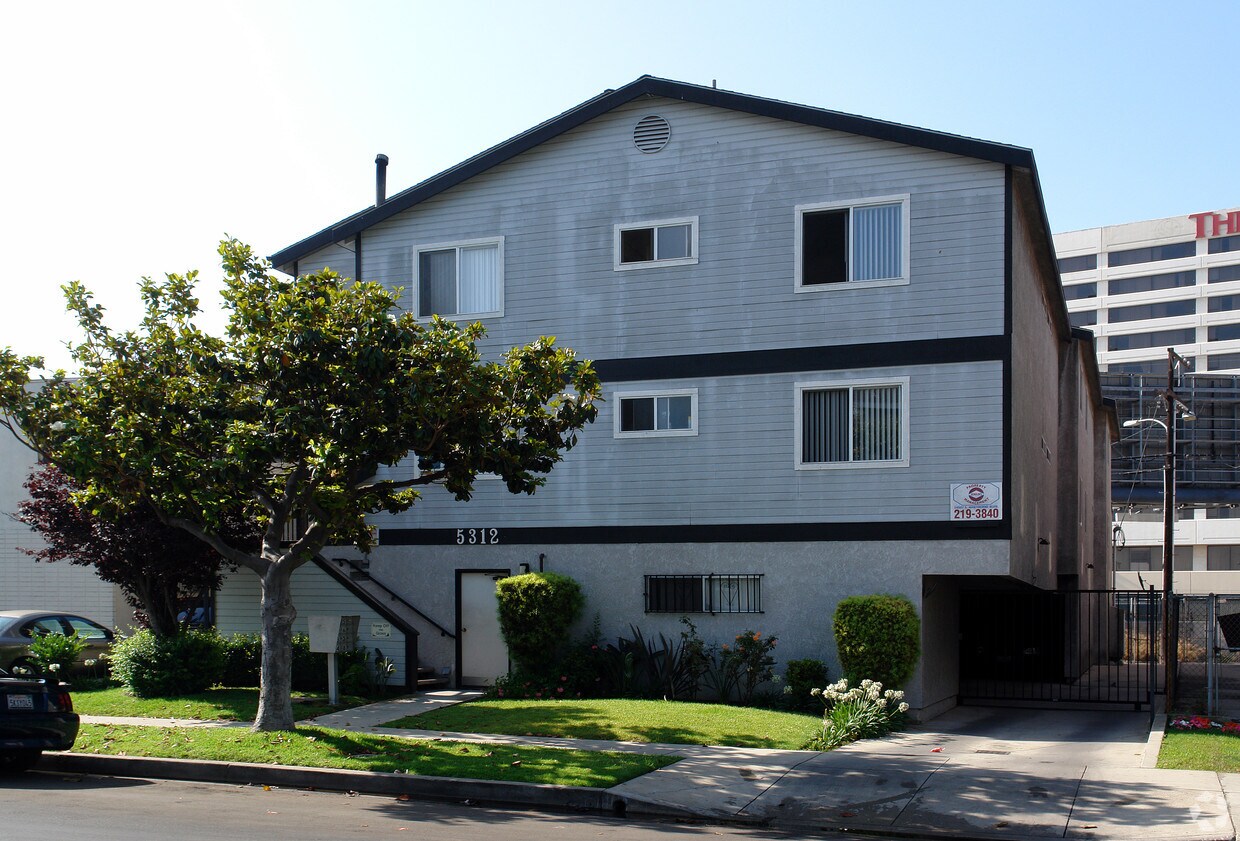 Building Photo - 5312 W 99th Pl