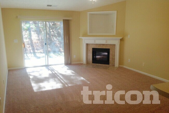 Foto del edificio - 8422 Somerton Cir