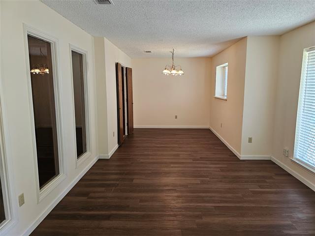 Foto del edificio - 812 Rush Creek Dr