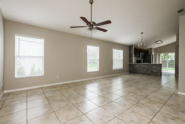 Building Photo - 14911 Stag Creek Cir