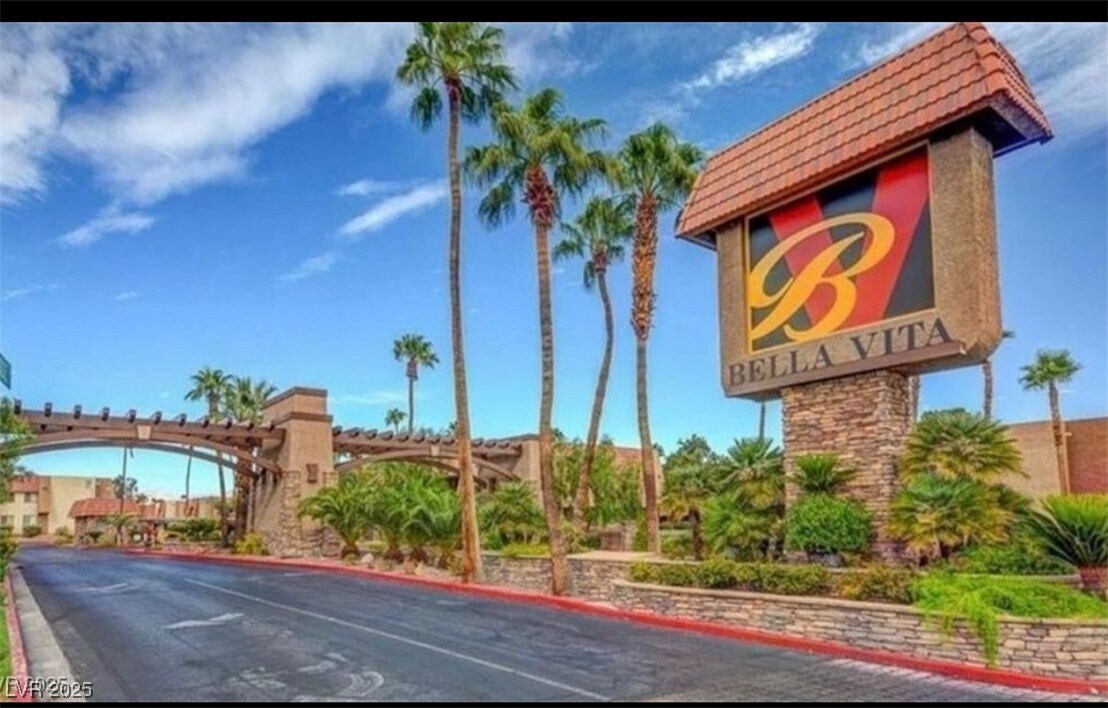 Foto principal - 5260 River Glen Dr