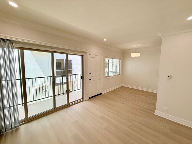 Building Photo - 11711 Goshen Ave