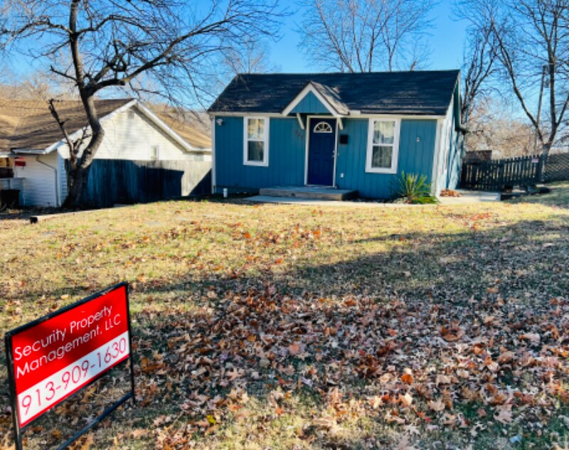 245 Emerson Ave, Bonner Springs, KS 66012 House Rental in Bonner Springs, KS