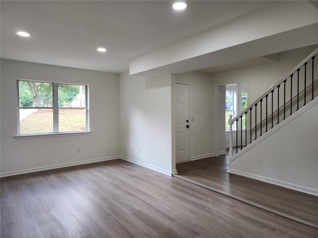 Building Photo - 118 Jade Ln