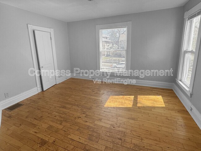 Foto del edificio - 309 Eastern Ave SE