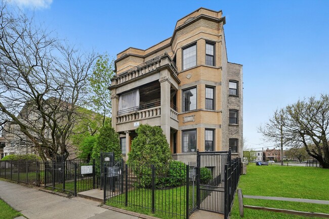 Foto del edificio - 1519 E Marquette Rd