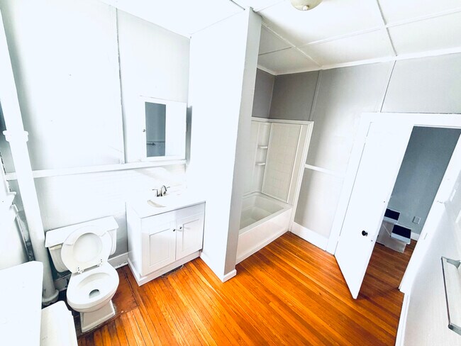 Foto del edificio - 18 Bona Ventura Ave