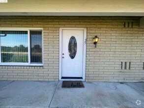 Building Photo - 35 Fountainhead Ct