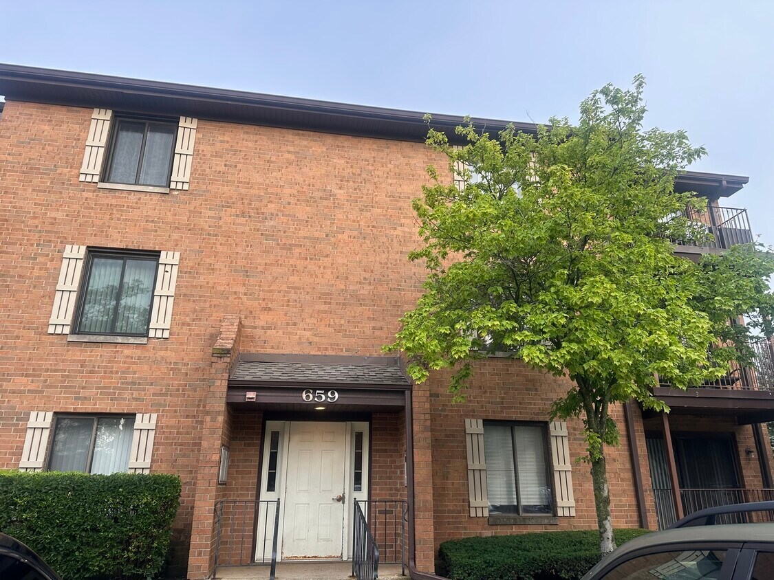 Foto principal - 659 Briar Hill Ln