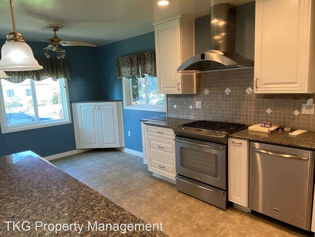 Building Photo - 6 br, 3 bath House - 1125 E Mayfair Ave