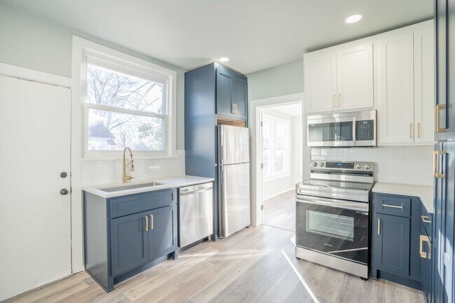 Foto del edificio - Prime Location! 2bed/ 2 bath! Schedule a tour today!