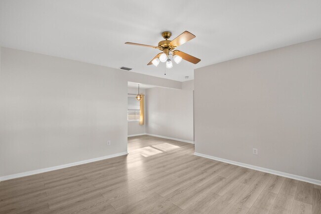 Foto del edificio - 5600 33rd Ave N