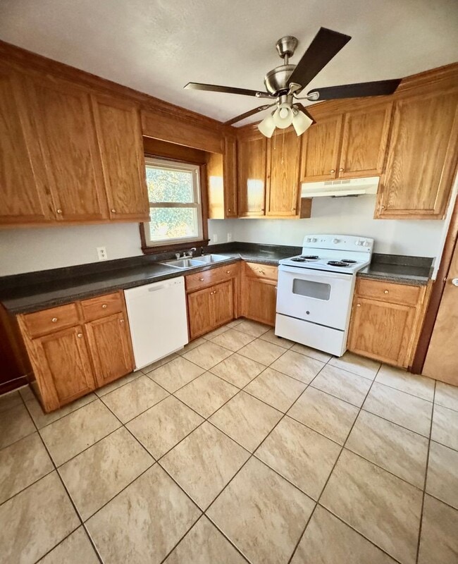Building Photo - 115 Antler Dr