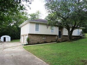 Building Photo - 2020 Mimosa Ln