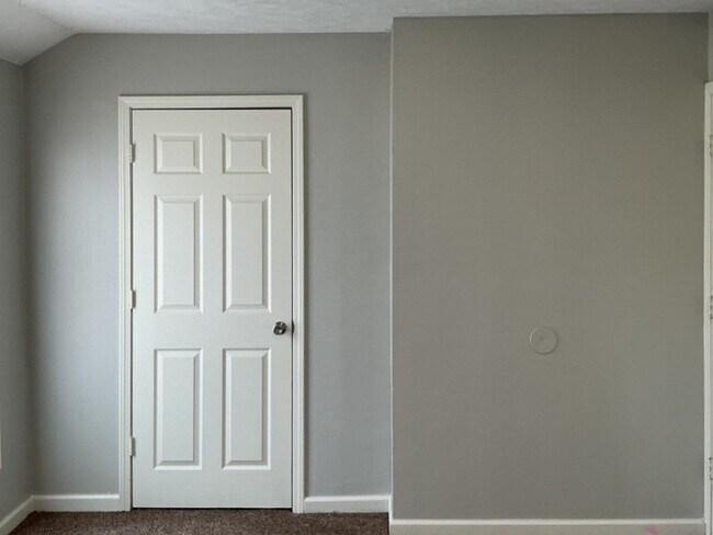Foto del edificio - 289 Greenfield Dr