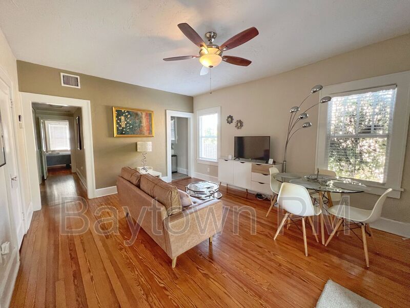 Foto principal - 8334 Diagonal Rd N