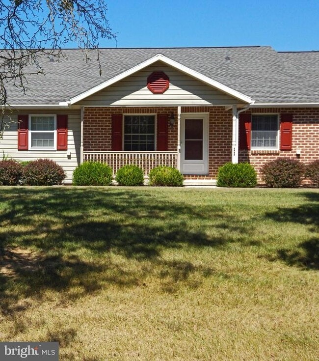 Building Photo - 11 Strawberry Dr