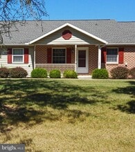 Building Photo - 11 Strawberry Dr