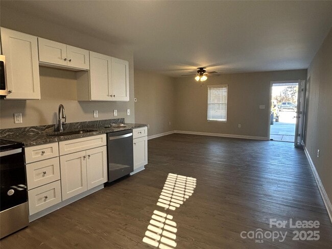 Foto del edificio - 3301 Paul Elmore Rd