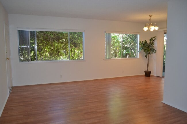 Interior Photo - Royal Gardens Arcadia