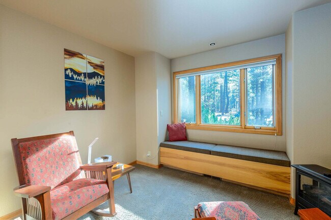 Foto del edificio - 17028 Cooper Dr