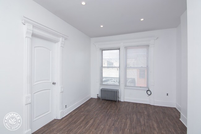 Building Photo - 812 Sterling Pl