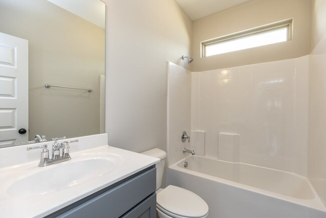Building Photo - 1360 Woodridge Pl