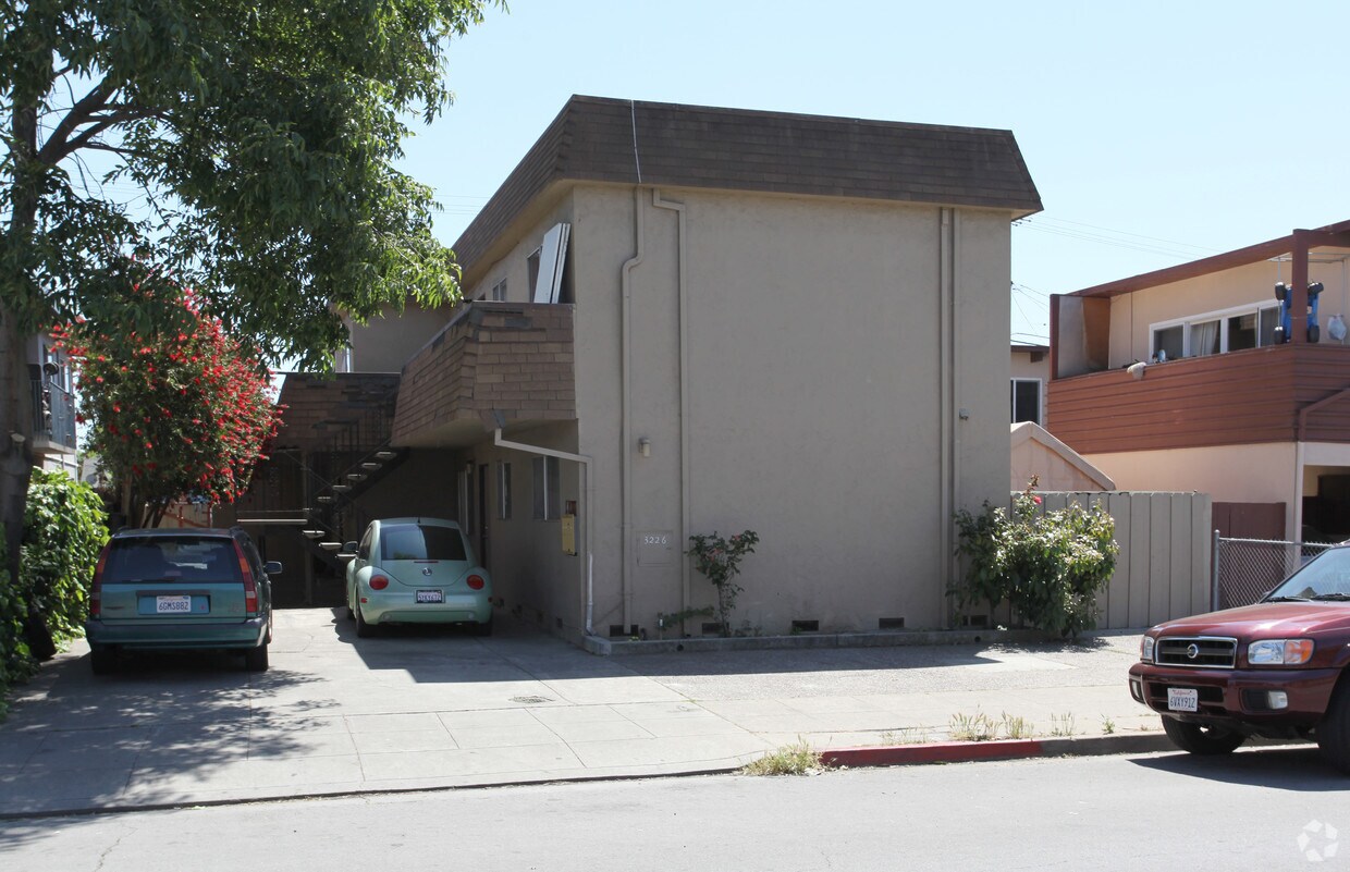 Primary Photo - 3226 Rolison Rd