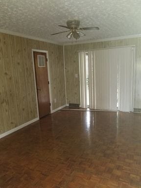 Building Photo - Petersburg 3 Bedroom 1 1/2 bath Rancher.