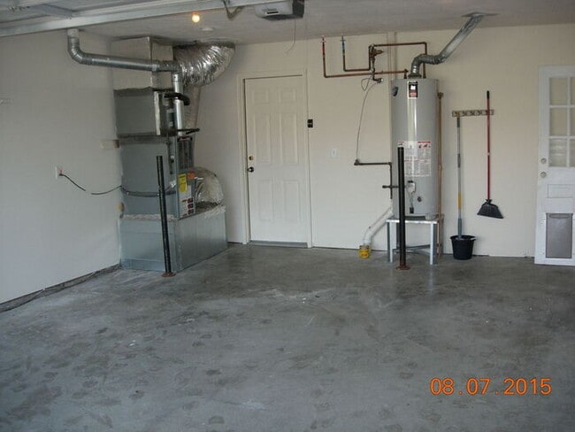 Building Photo - Bellevue Home