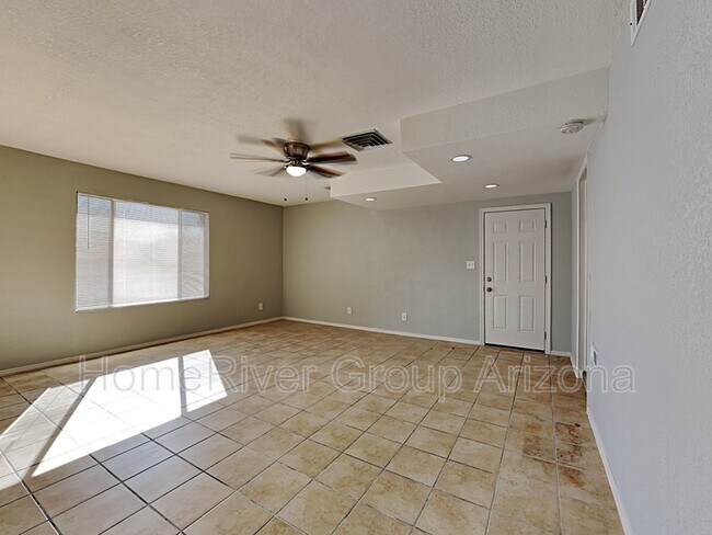 Building Photo - 3720 W Rue De Lamour Ave