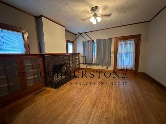 Foto del edificio - 122 E Pleasant St