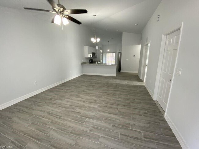 Foto del edificio - 4758 22nd St SW