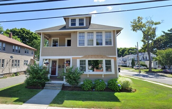 Building Photo - 591 Concord St